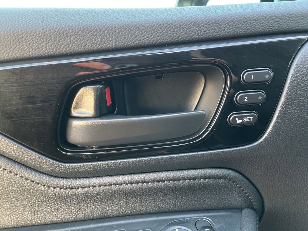 Used 2026 Honda Odyssey Touring image 12