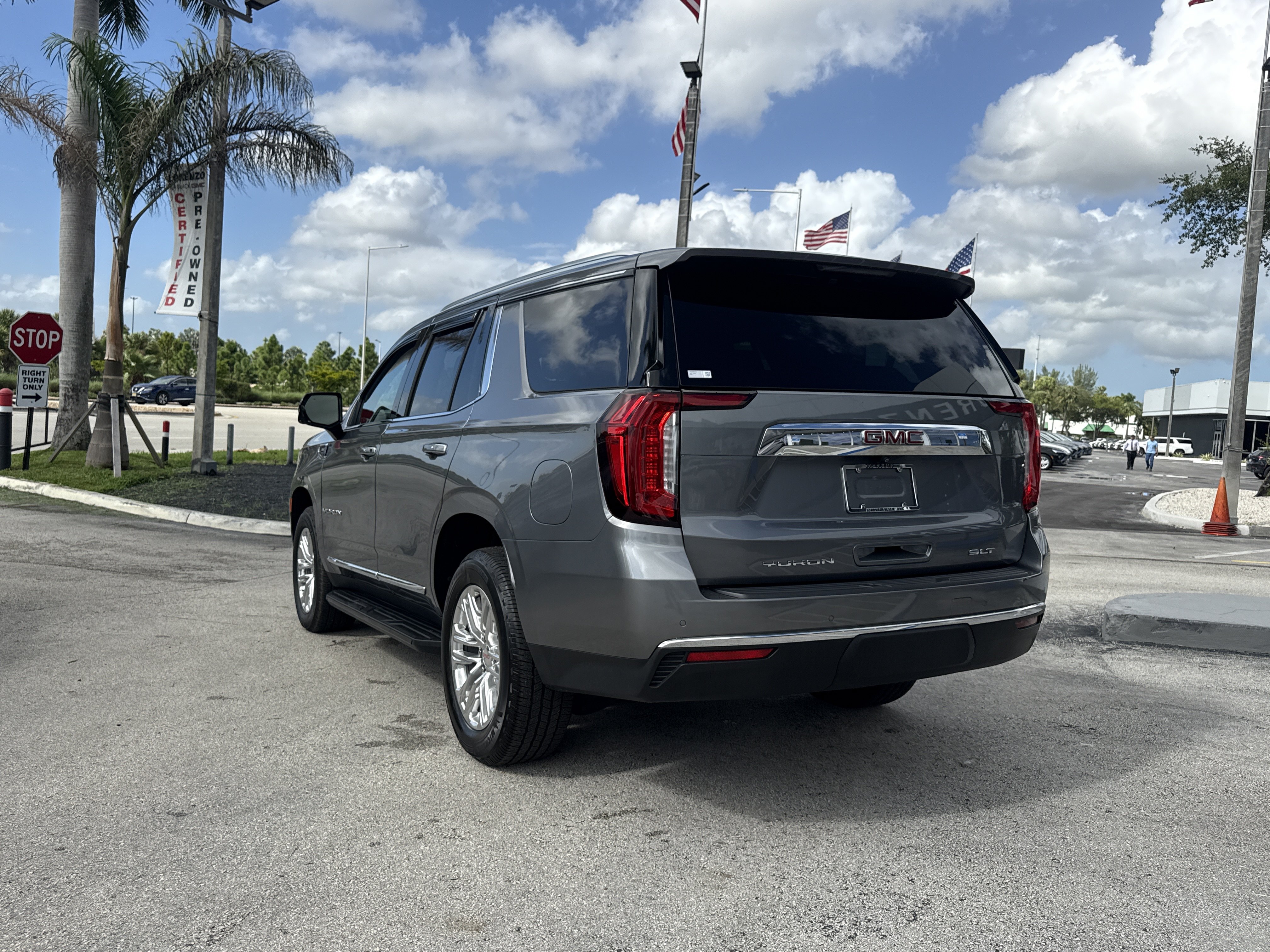 Used 2021 GMC Yukon SLT w/ SLT Premium Package RWD image 7