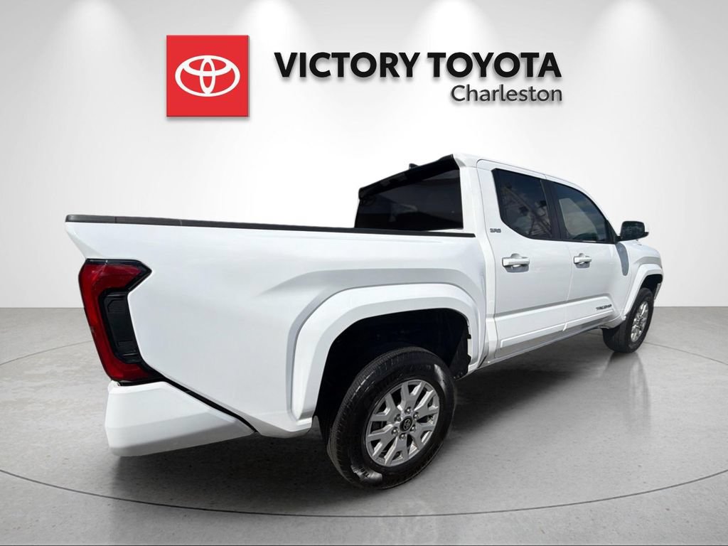 Used 2025 Toyota Tacoma SR5 AWD/4WD image 7