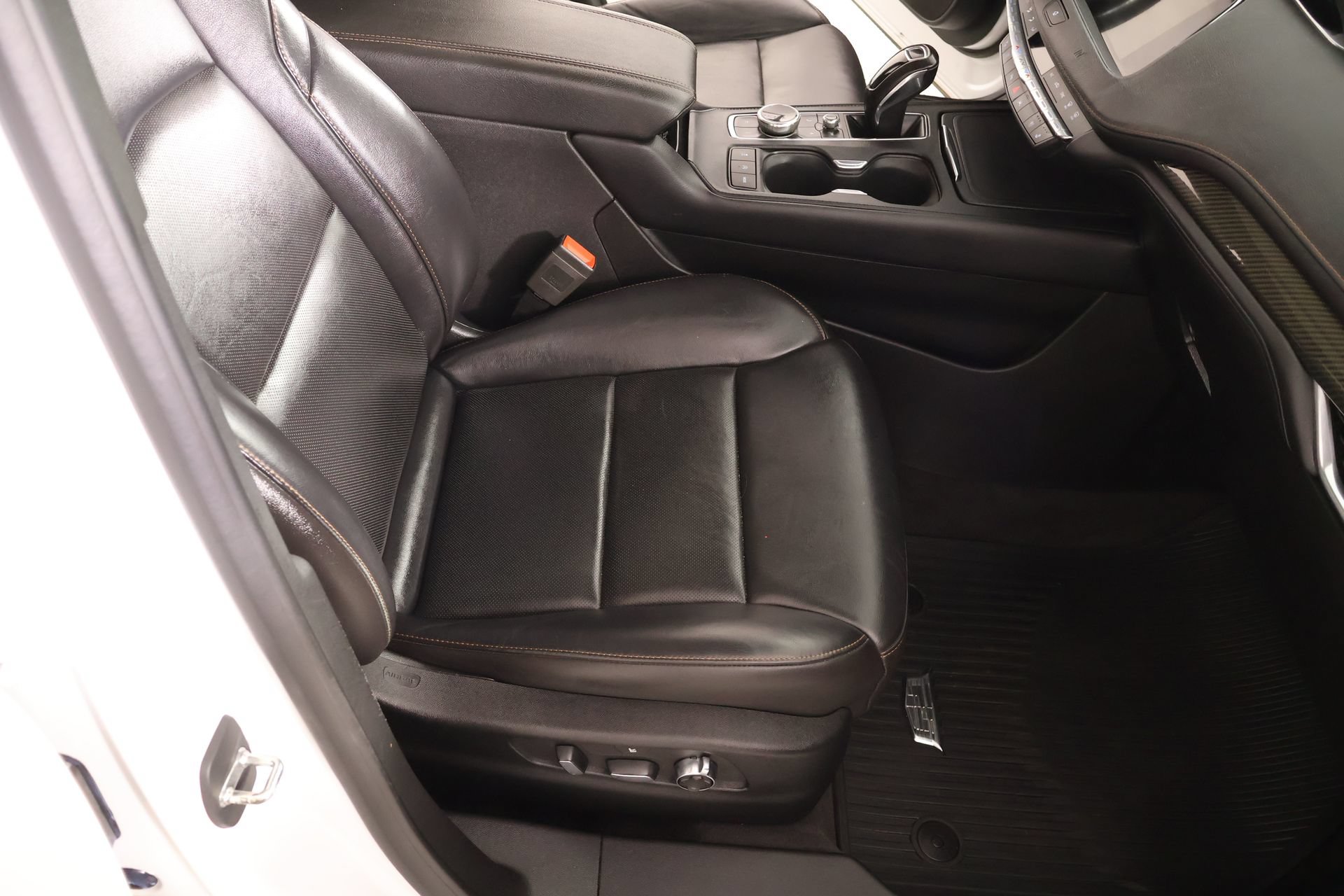 Used 2019 Cadillac XT4 Sport FWD image 13