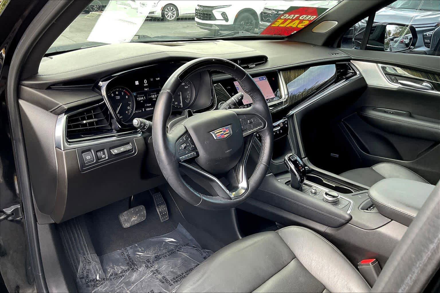 Used 2022 Cadillac XT6 Premium Luxury w/ Technology Package image 14