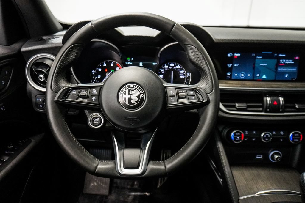 Used 2023 Alfa Romeo Stelvio Ti AWD/4WD image 14