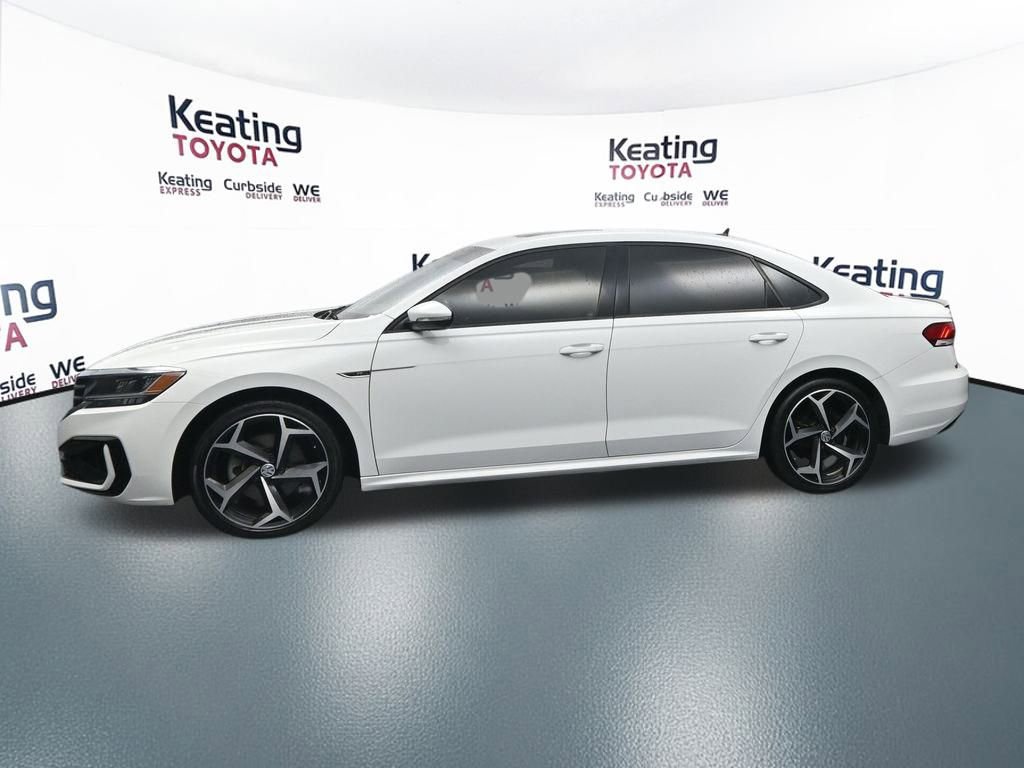 Used 2022 Volkswagen Passat 2.0T R-Line image 3
