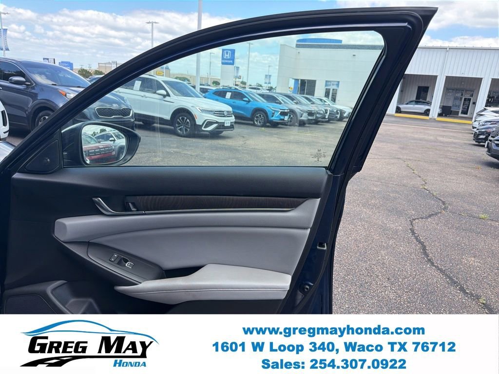Used 2018 Honda Accord Touring image 30