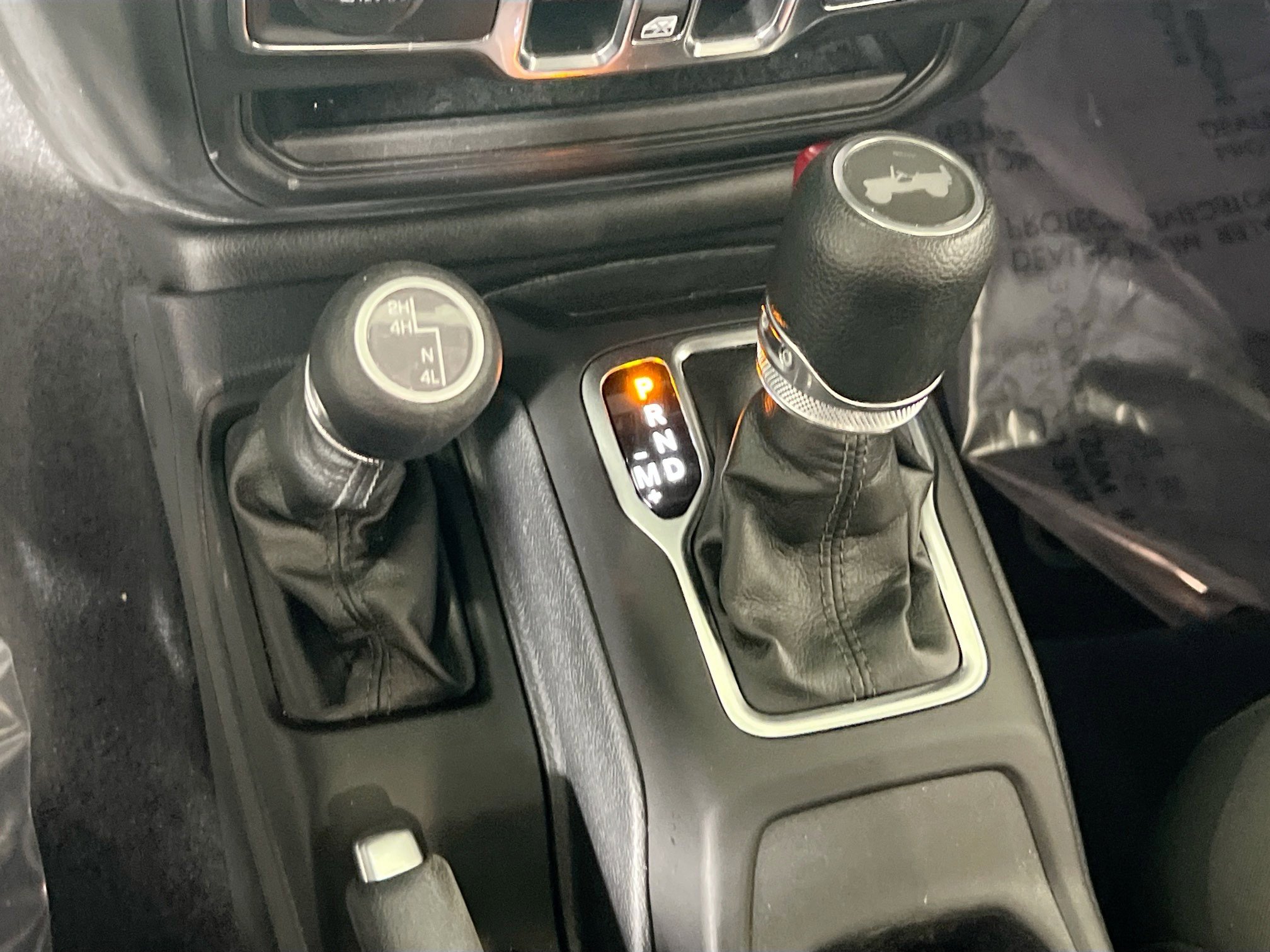 Used 2023 Jeep Wrangler Unlimited Sport image 17