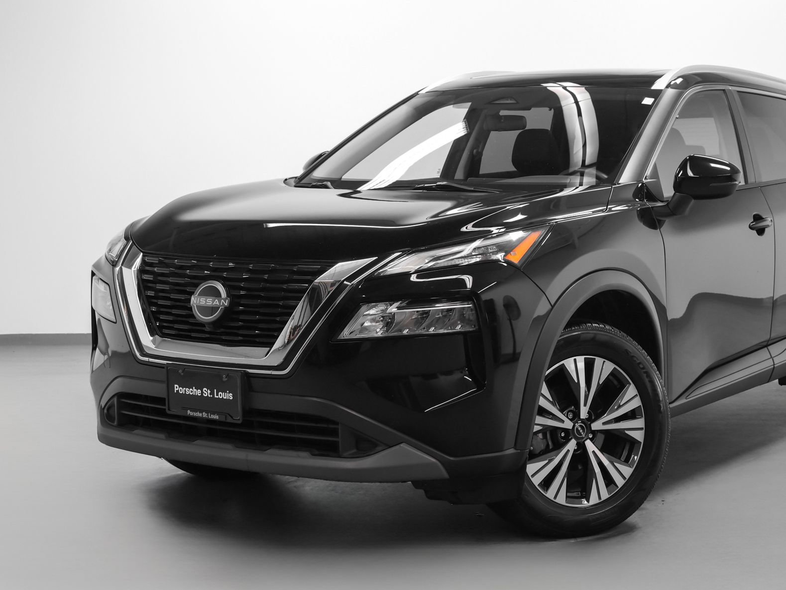 Used 2022 Nissan Rogue SV w/ SV Premium Package image 6