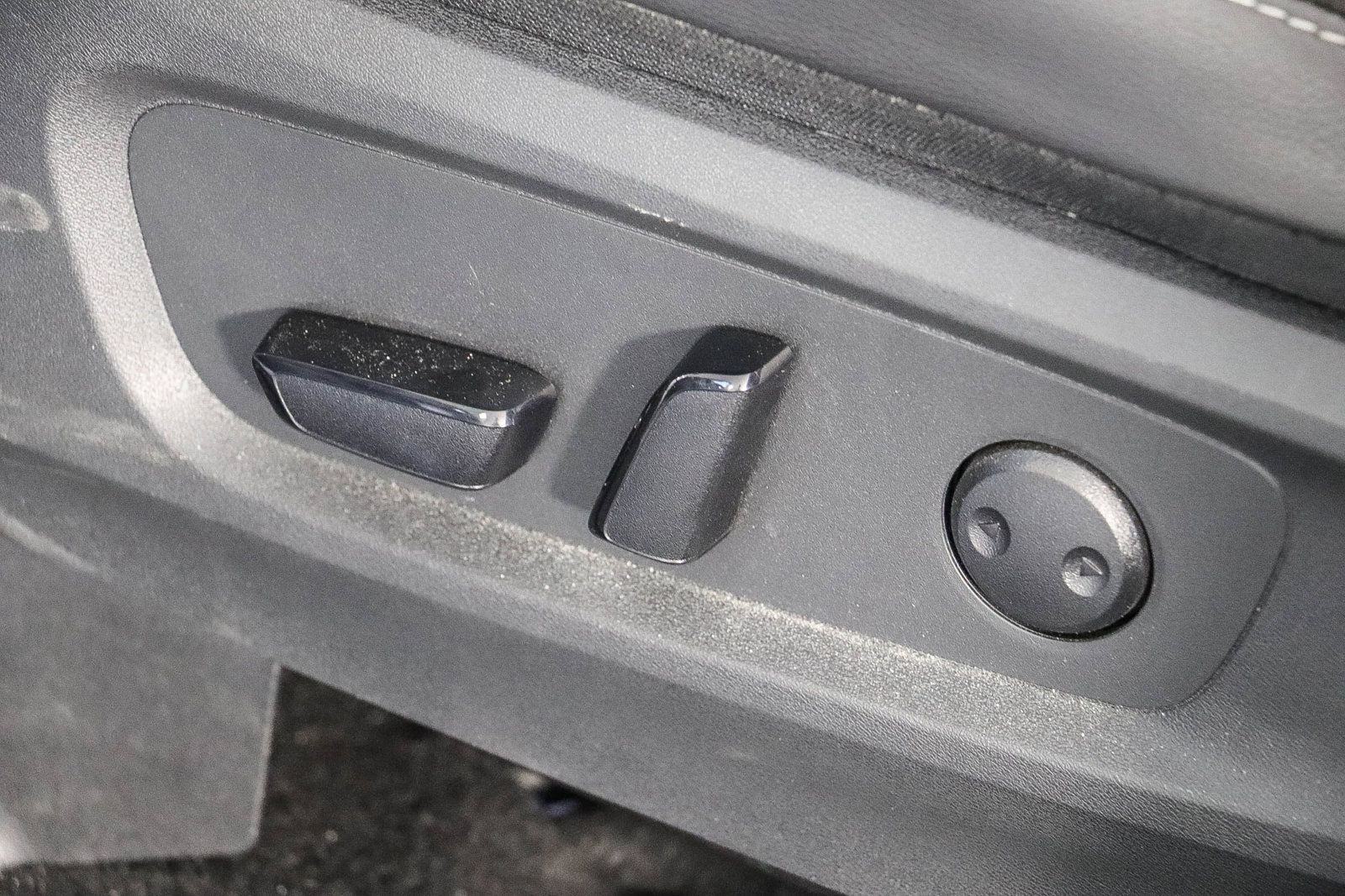 Used 2025 Nissan Pathfinder SL FWD image 21