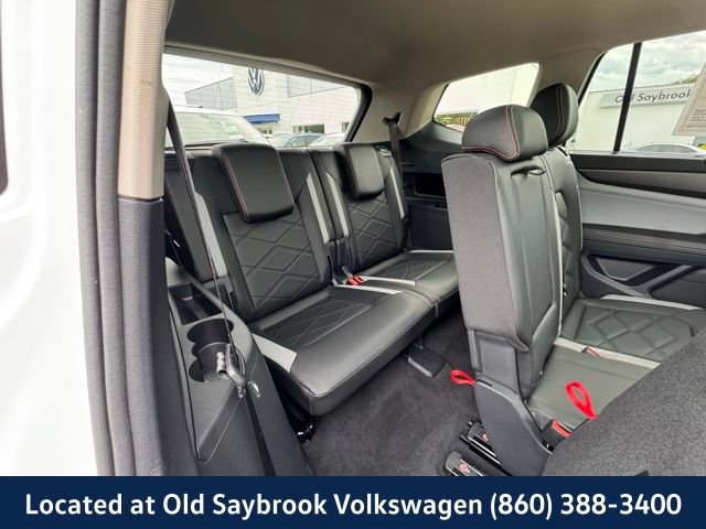 Certified 2025 Volkswagen Atlas Peak Edition SE AWD/4WD image 25