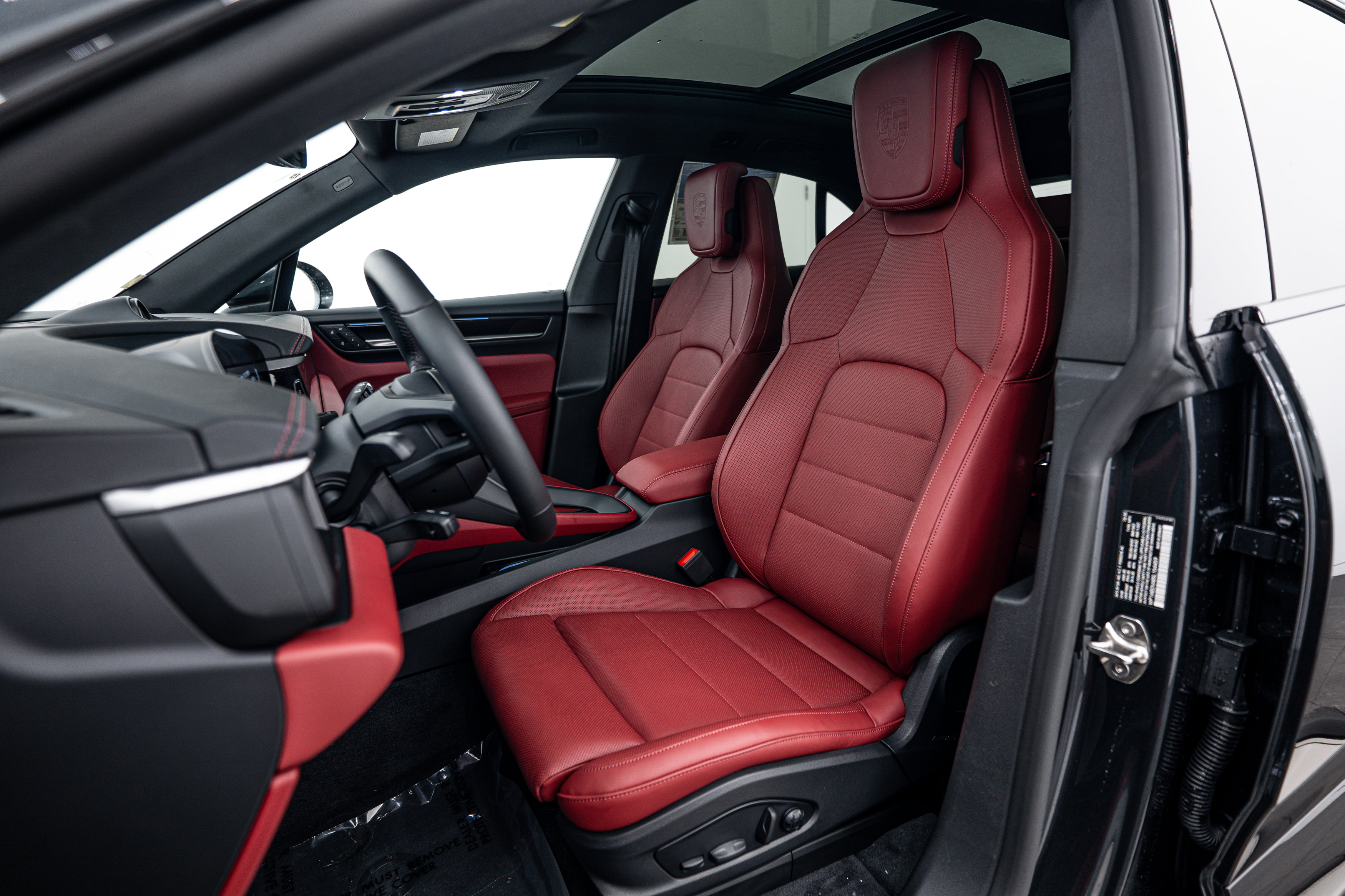 New 2025 Porsche Macan 4S Electric image 5