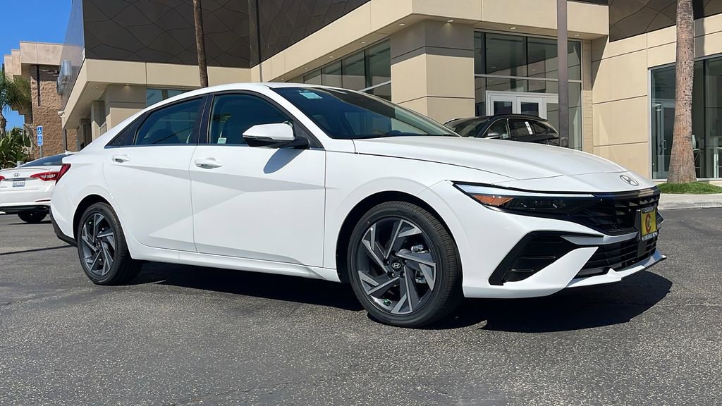 New 2025 Hyundai Elantra Limited image 1