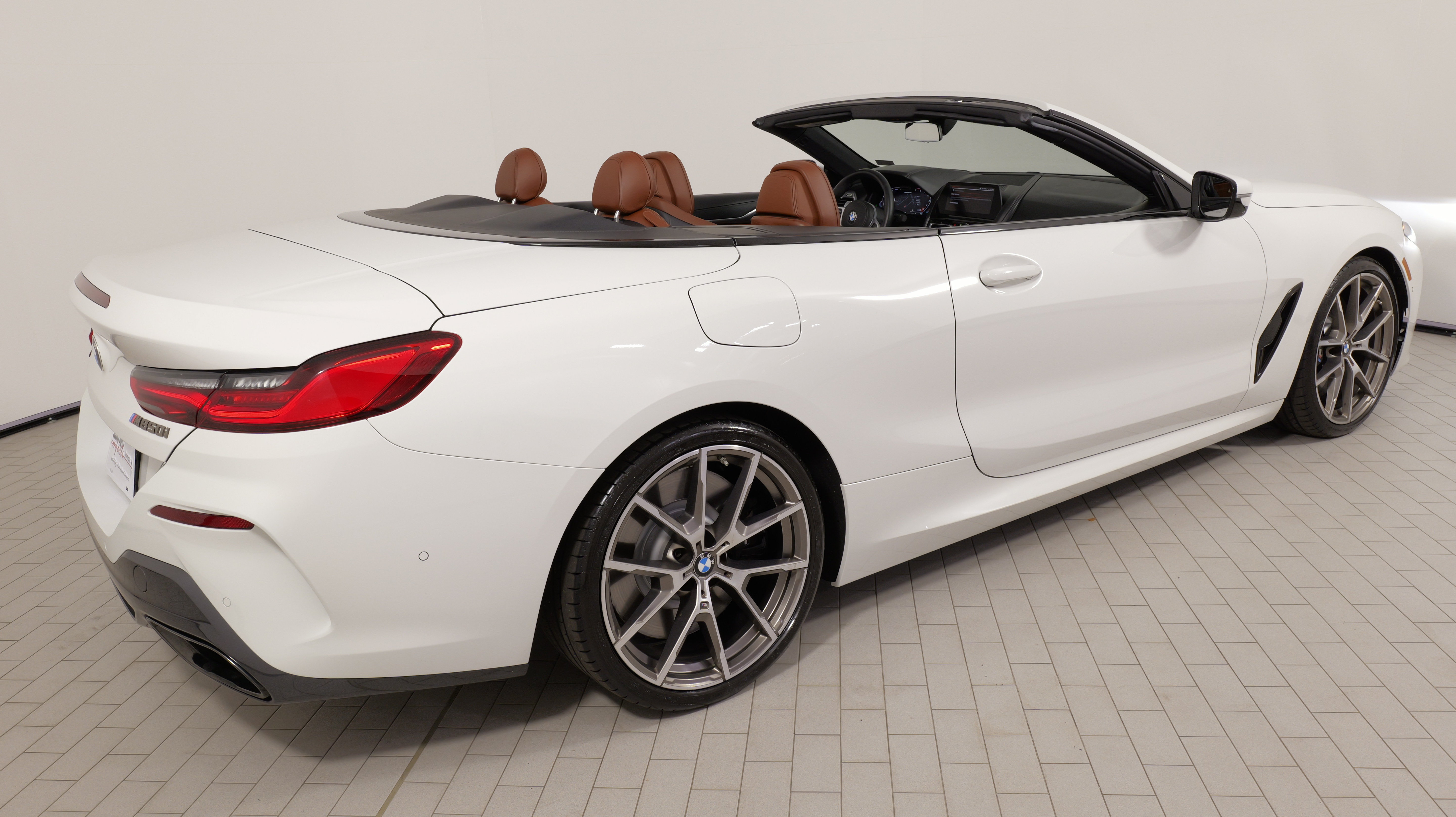 Used 2022 BMW M850i xDrive Convertible AWD/4WD image 12