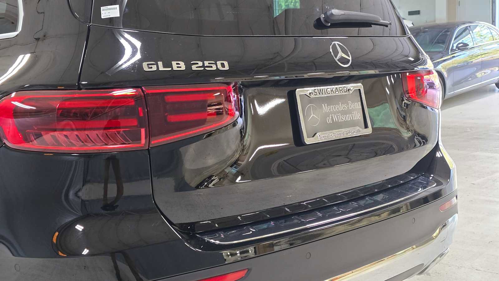Certified 2025 Mercedes-Benz GLB 250 4MATIC image 13