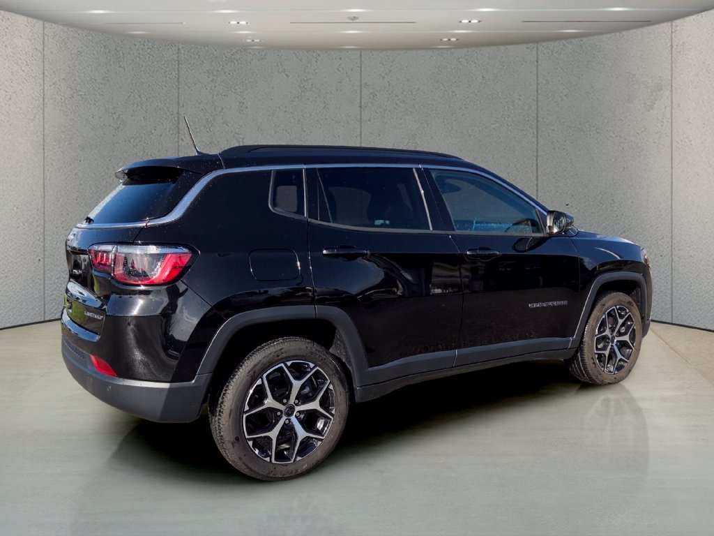 Used 2025 Jeep Compass Limited AWD/4WD image 5