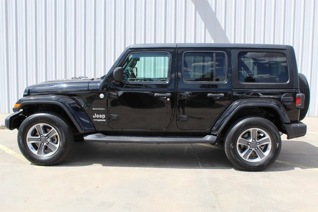 Used 2020 Jeep Wrangler Unlimited Sahara image 2