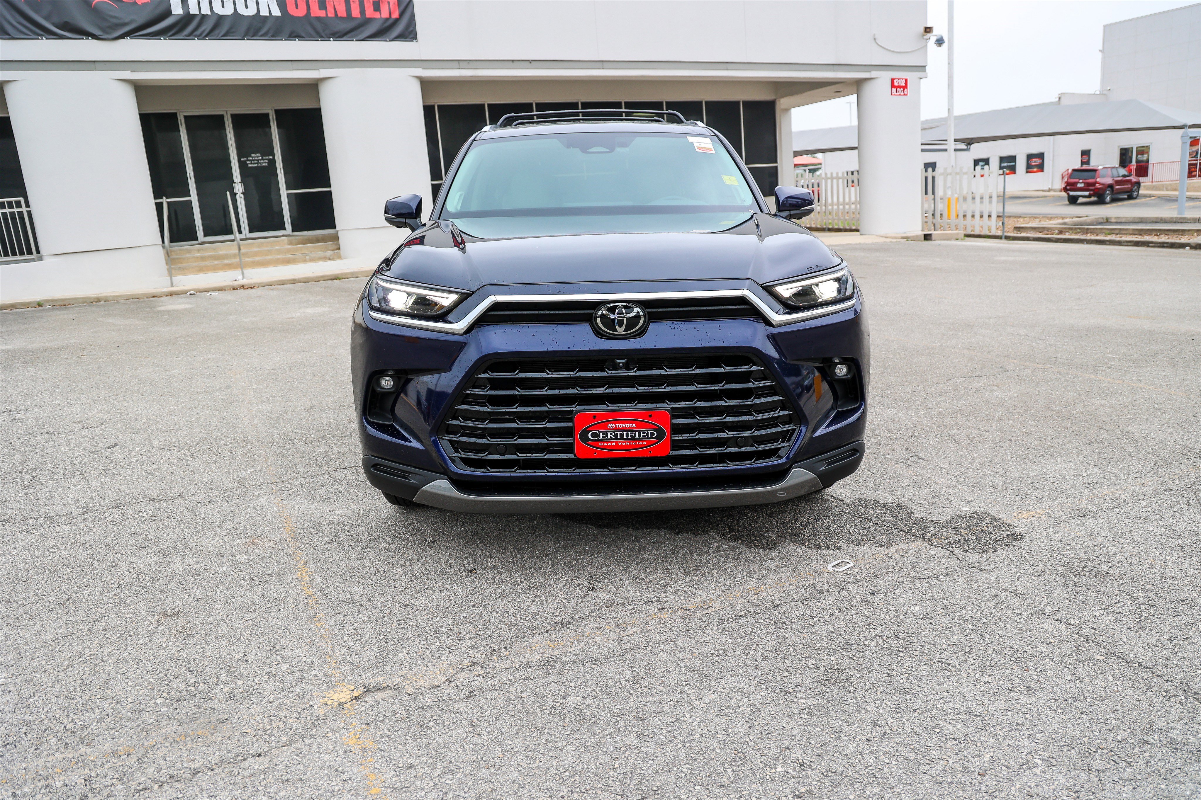 Certified 2025 Toyota Grand Highlander FWD image 3