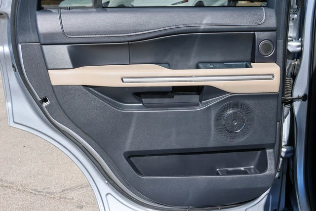 Used 2024 Ford Expedition Limited image 17
