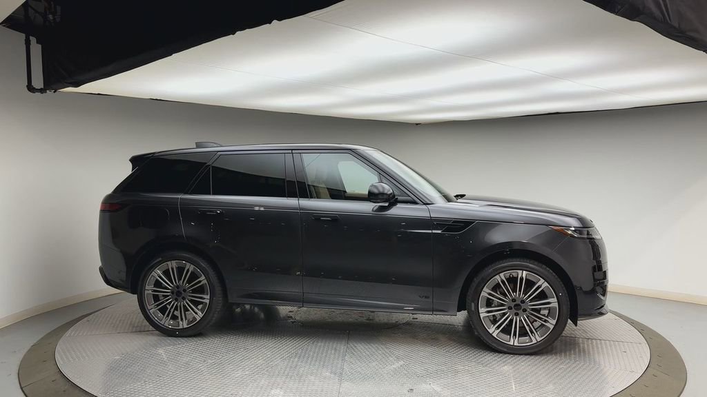 New 2026 Land Rover Range Rover Sport Dynamic SE AWD/4WD image 9