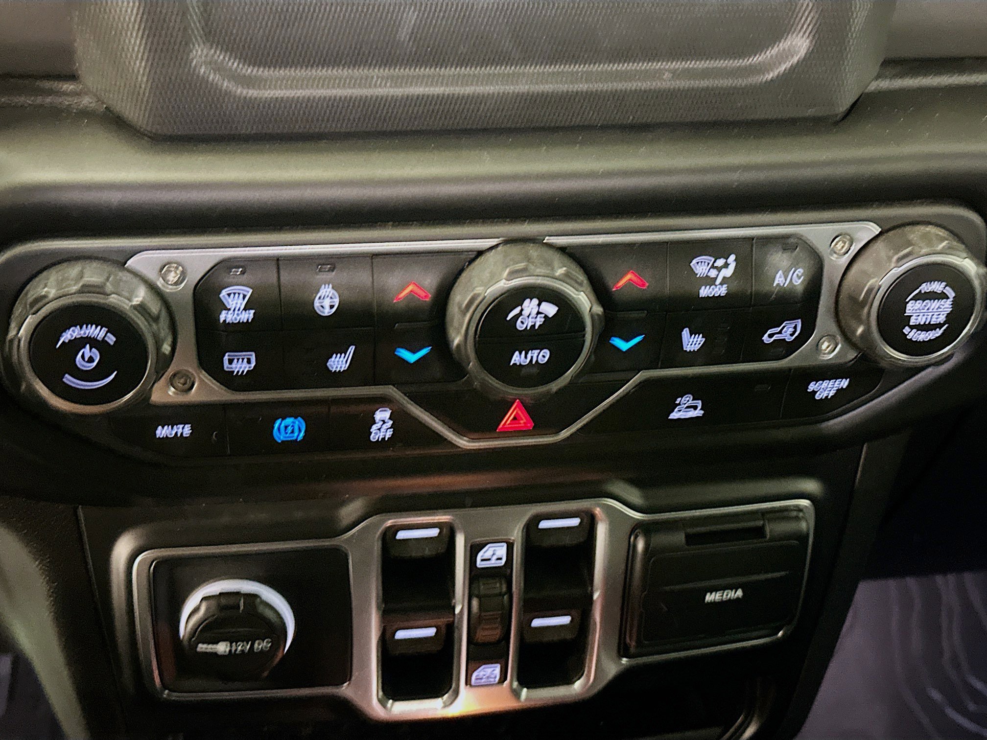 Used 2023 Jeep Wrangler Unlimited w/ Cold Weather Group AWD/4WD image 24