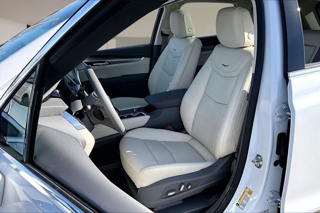 New 2026 Cadillac XT5 Premium Luxury w/ Driver Assist Package AWD/4WD image 9