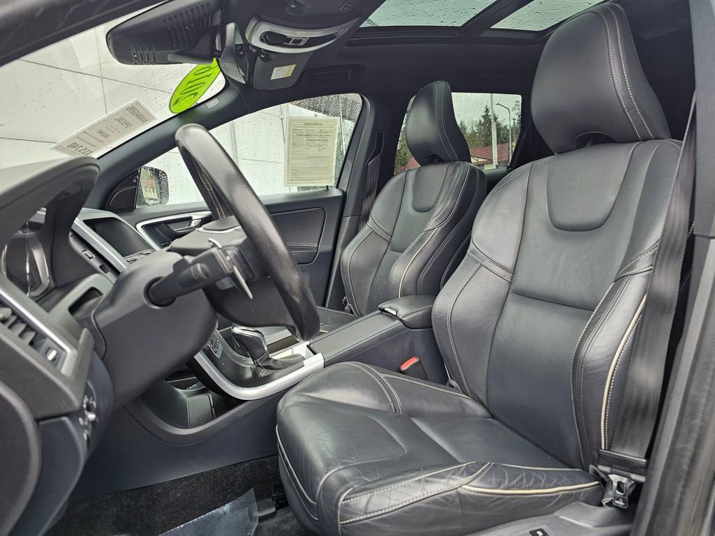 Used 2016 Volvo XC60 T6 R-Design Platinum w/ Climate Package image 19