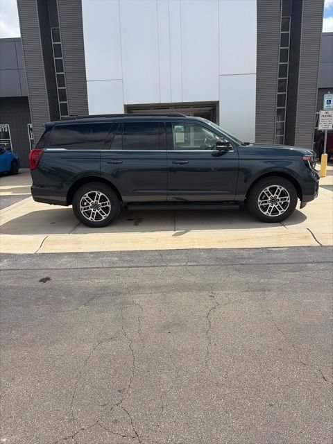 New 2026 Ford Expedition Active AWD/4WD image 8