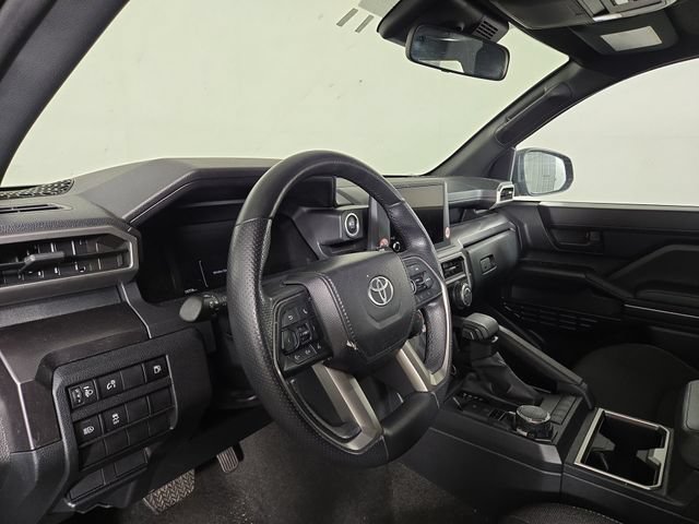 Used 2025 Toyota 4Runner SR5 AWD/4WD image 14