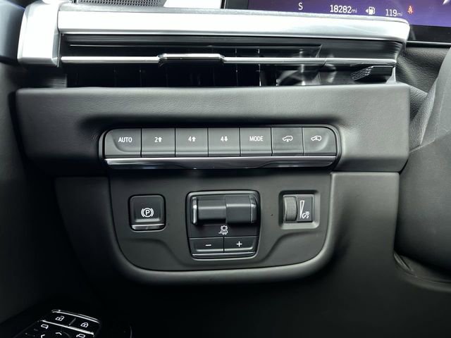 Certified 2025 Cadillac Escalade ESV Sport Platinum image 18