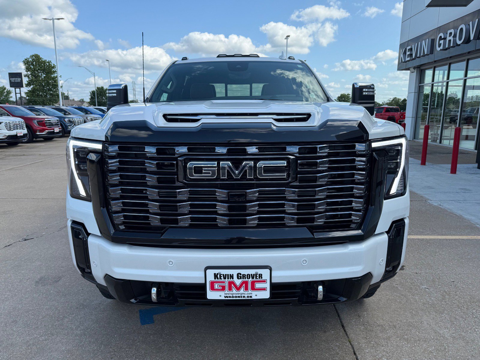 New 2025 GMC Sierra 2500 Denali Ultimate image 2