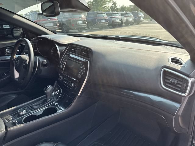 Used 2020 Nissan Maxima SR w/ Sport Mat Group FWD image 16