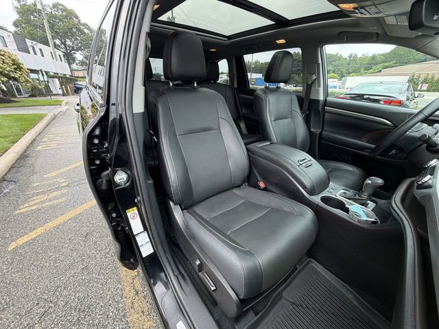 Used 2019 Toyota Highlander Limited Platinum AWD/4WD image 26