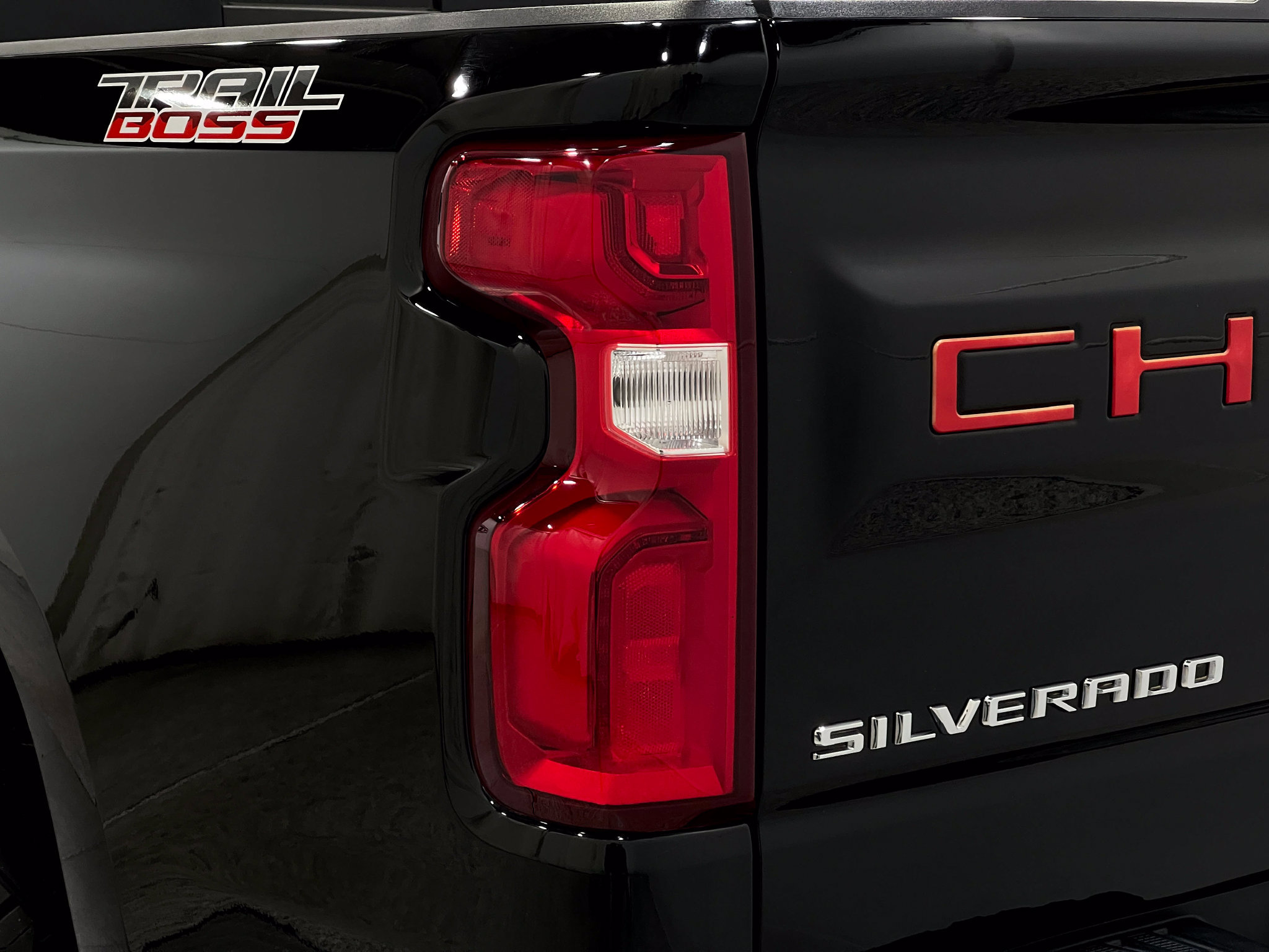 Used 2021 Chevrolet Silverado 1500 LT Trail Boss w/ Convenience Package II AWD/4WD image 32
