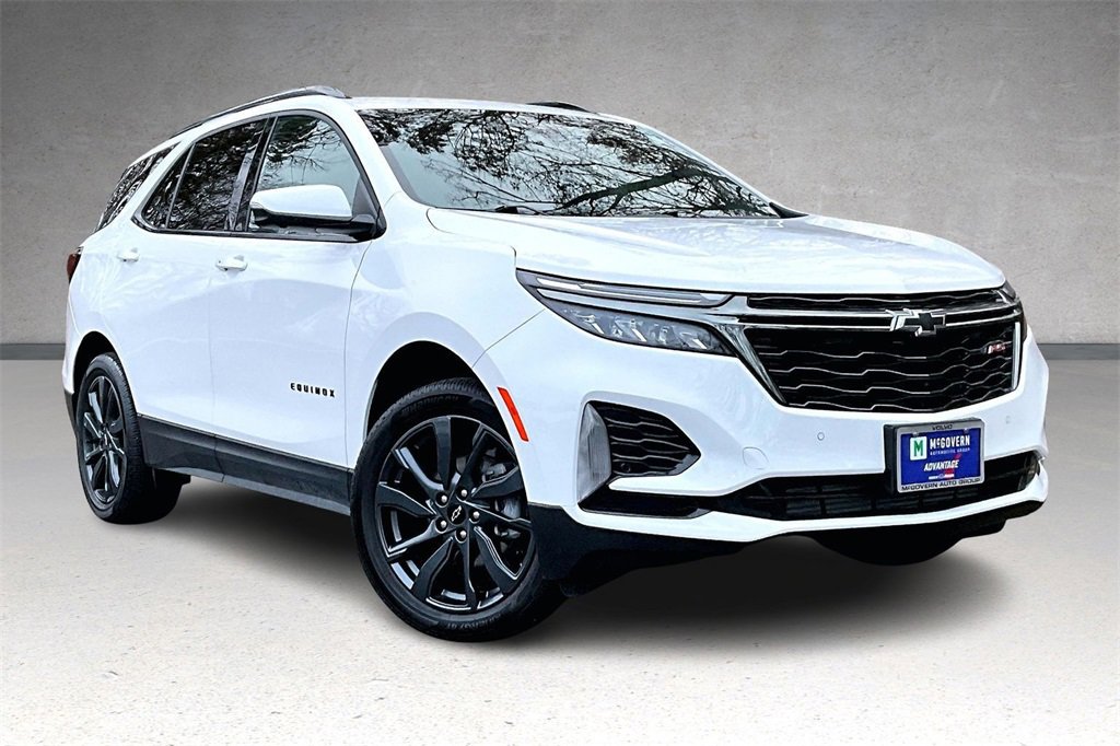 Used 2023 Chevrolet Equinox RS image 3