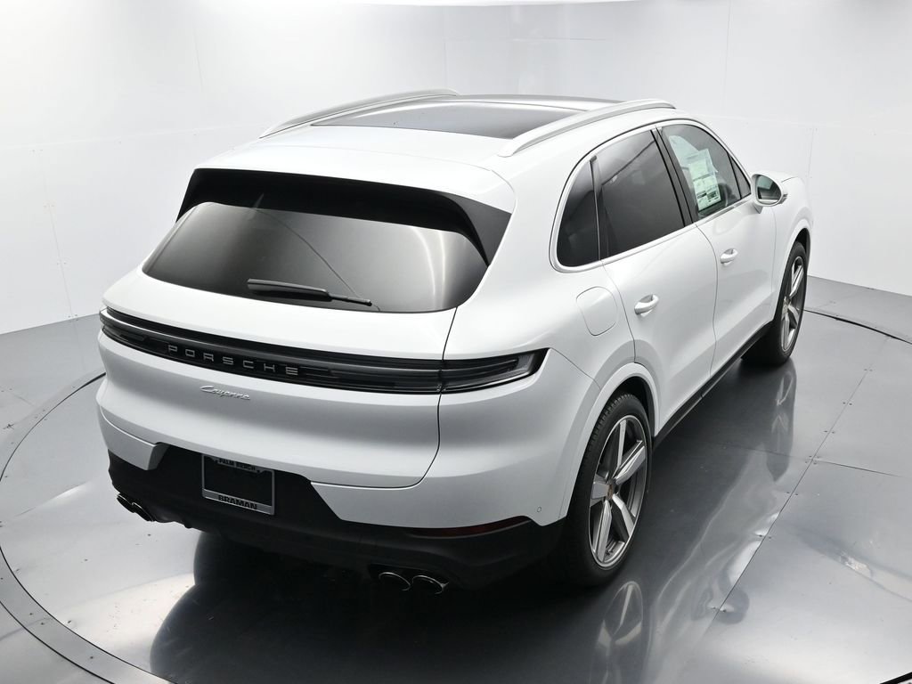 Certified 2025 Porsche Cayenne AWD/4WD image 36