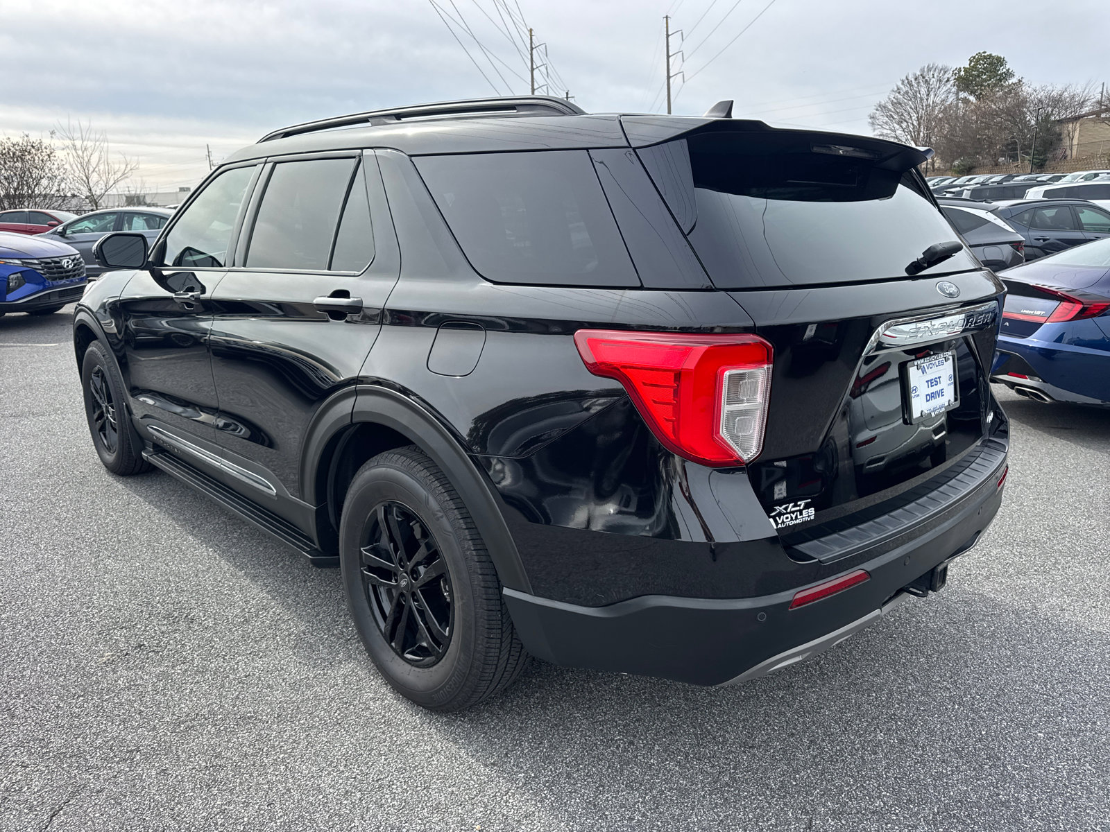 Used 2022 Ford Explorer XLT w/ Equipment Group 202A image 5