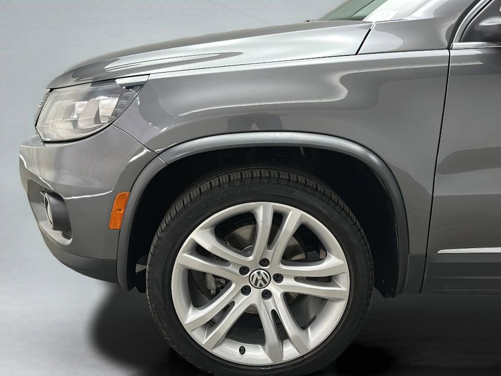 Used 2016 Volkswagen Tiguan SEL AWD/4WD image 12
