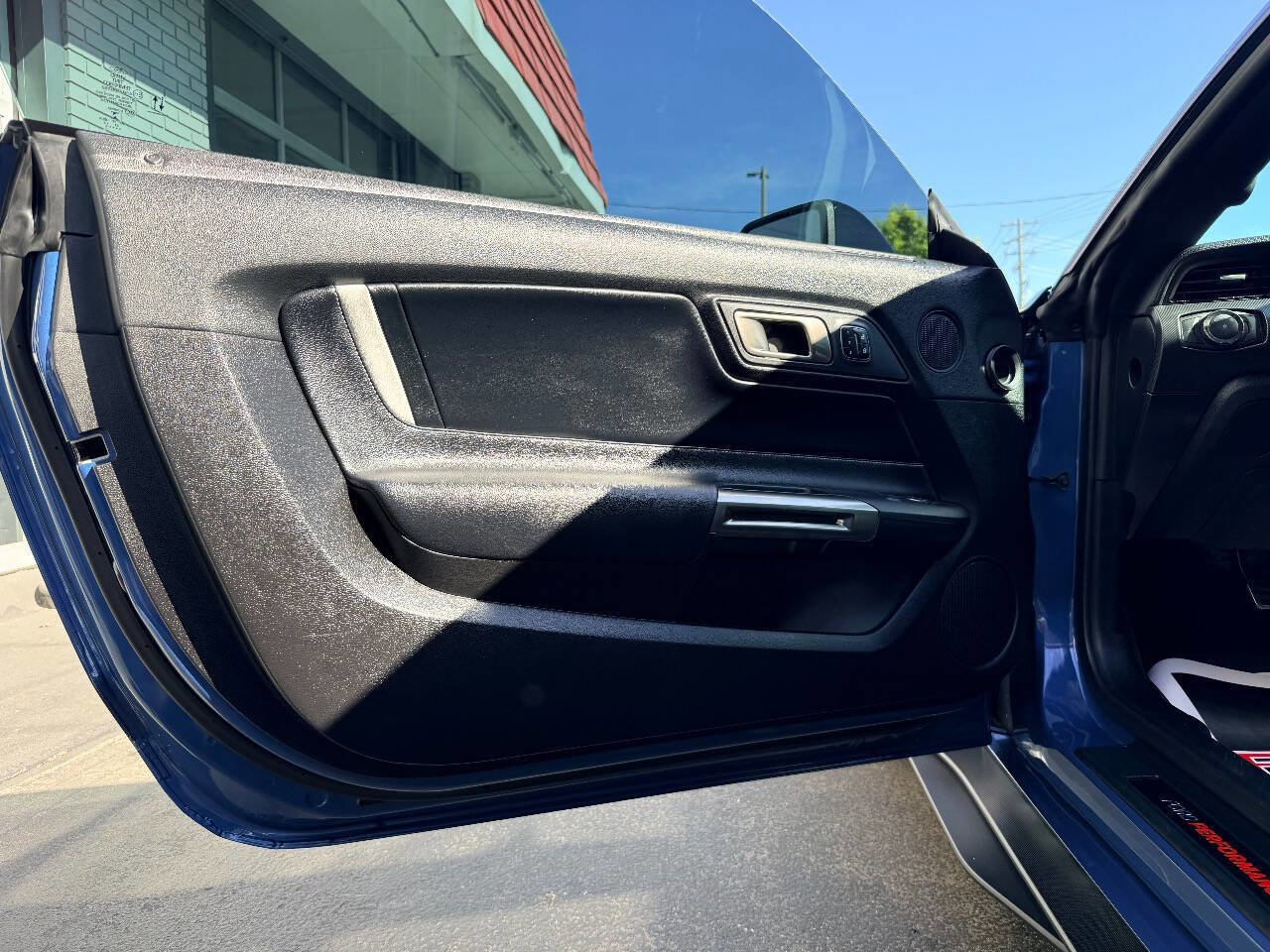 Used 2021 Ford Mustang Shelby GT500 w/ Technology Package image 17