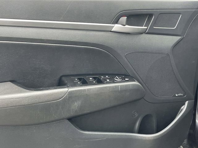 Used 2020 Hyundai Elantra Limited w/ Cargo Package (C1) image 13