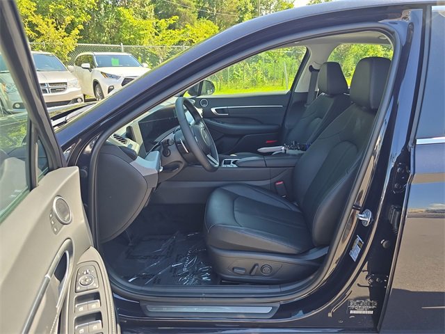 New 2025 Hyundai Sonata Limited image 11