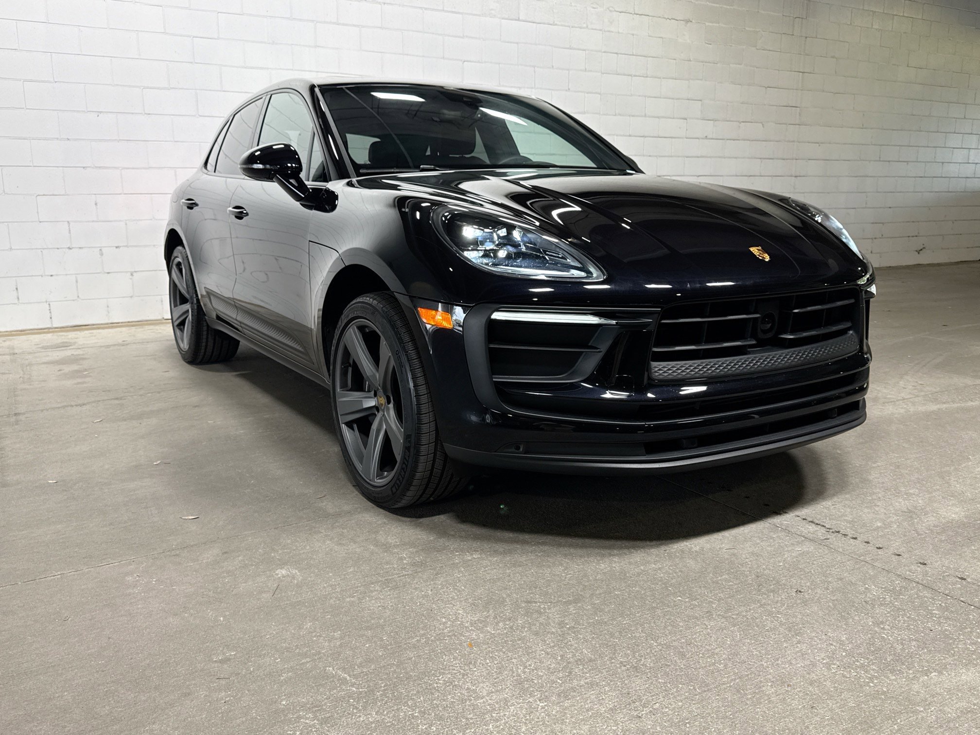 Certified 2026 Porsche Macan AWD/4WD image 6