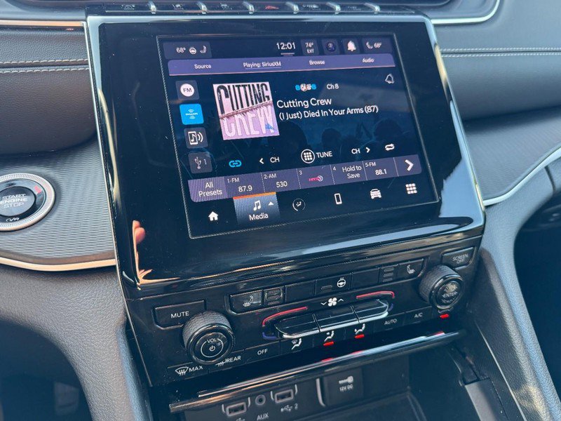 Used 2024 Jeep Grand Cherokee Laredo w/ Luxury Tech Group I image 18