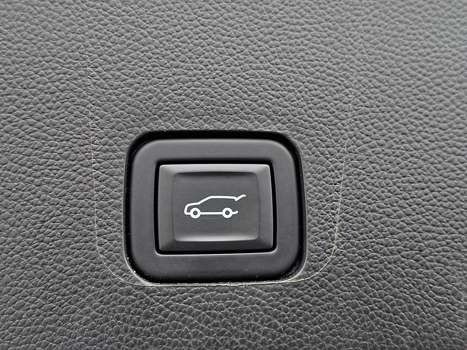 Certified 2023 Chevrolet Traverse LT AWD/4WD image 31