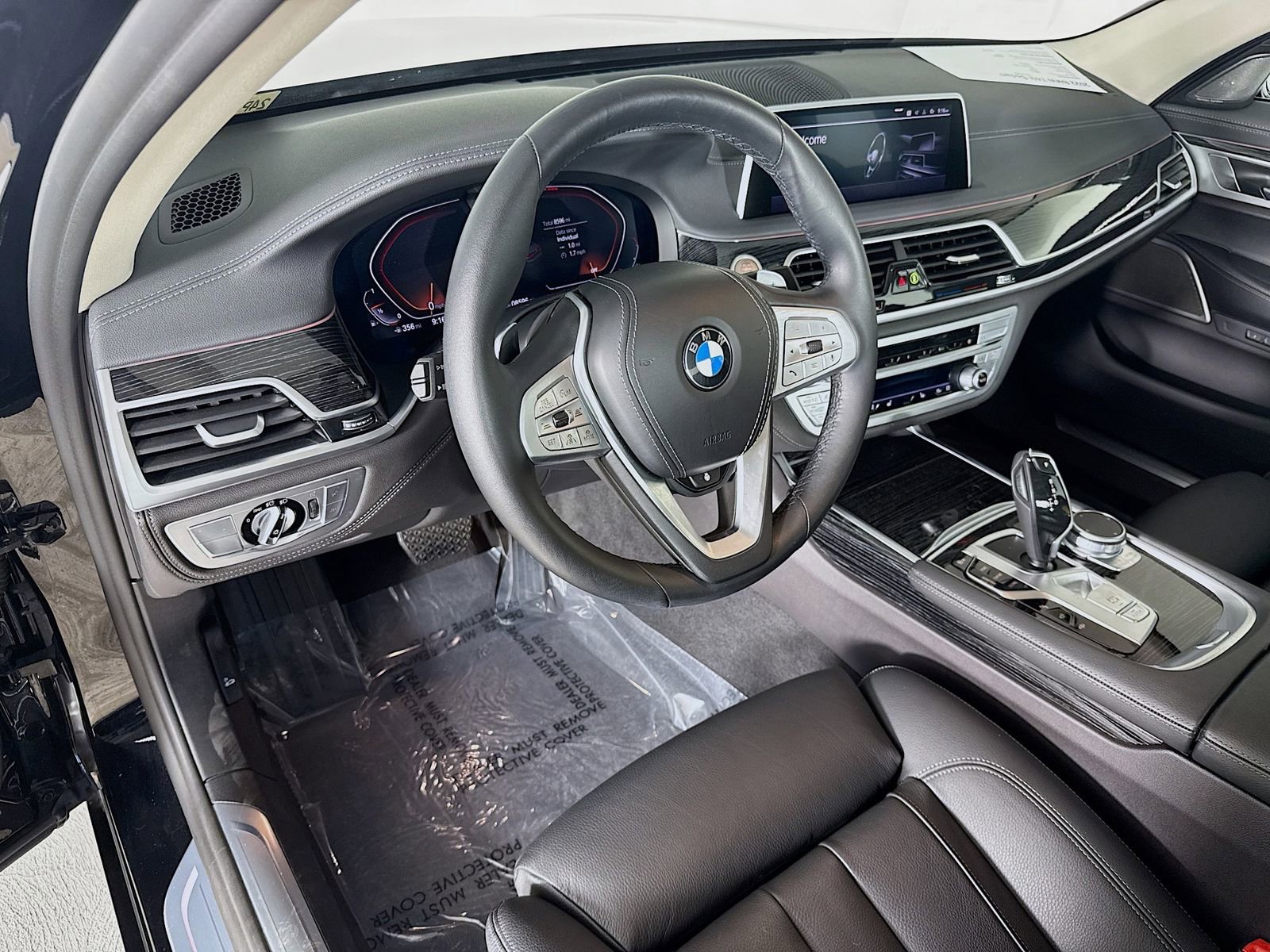 Certified 2022 BMW 740i image 9
