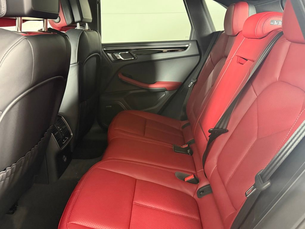 New 2026 Porsche Macan image 24