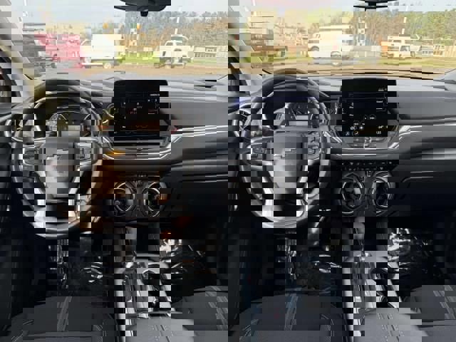 Used 2025 Chevrolet Blazer LT image 14