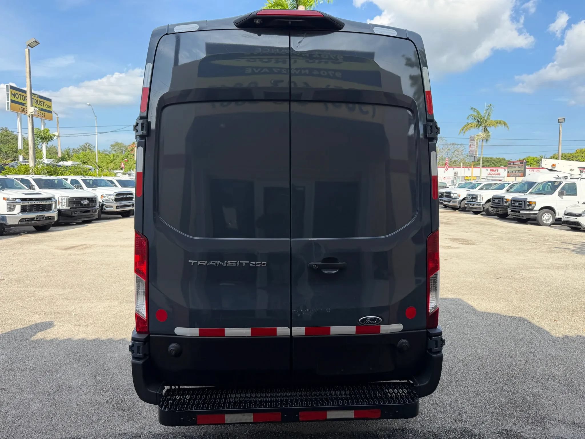Used 2020 Ford Transit 250 148 High Roof Extended RWD image 4