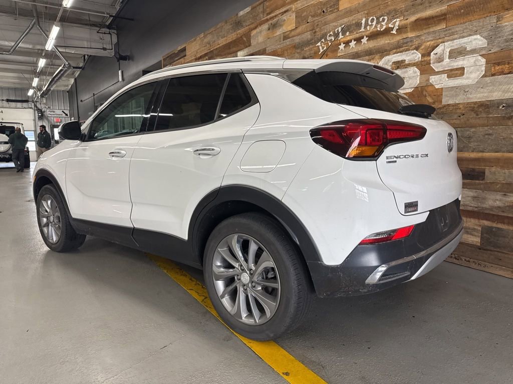 Used 2021 Buick Encore GX Essence w/ Experience Buick Package image 9