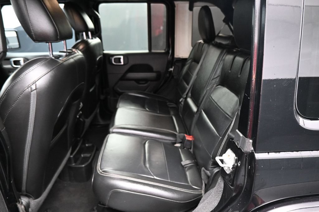 Used 2021 Jeep Wrangler Unlimited Sahara w/ Cold Weather Group AWD/4WD image 27