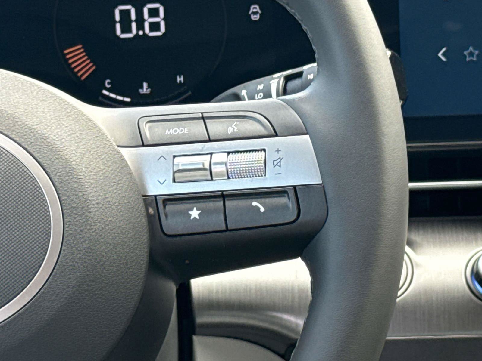Used 2024 Hyundai Kona SEL FWD image 16