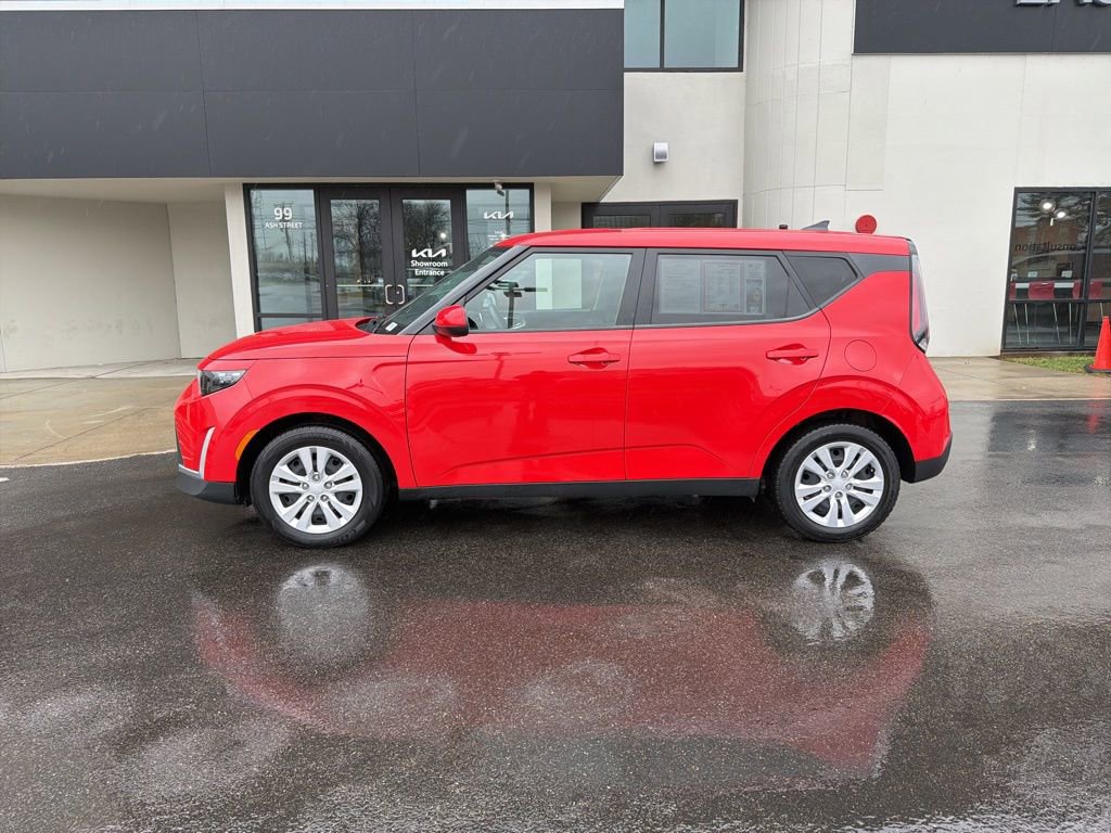 Certified 2023 Kia Soul LX image 2
