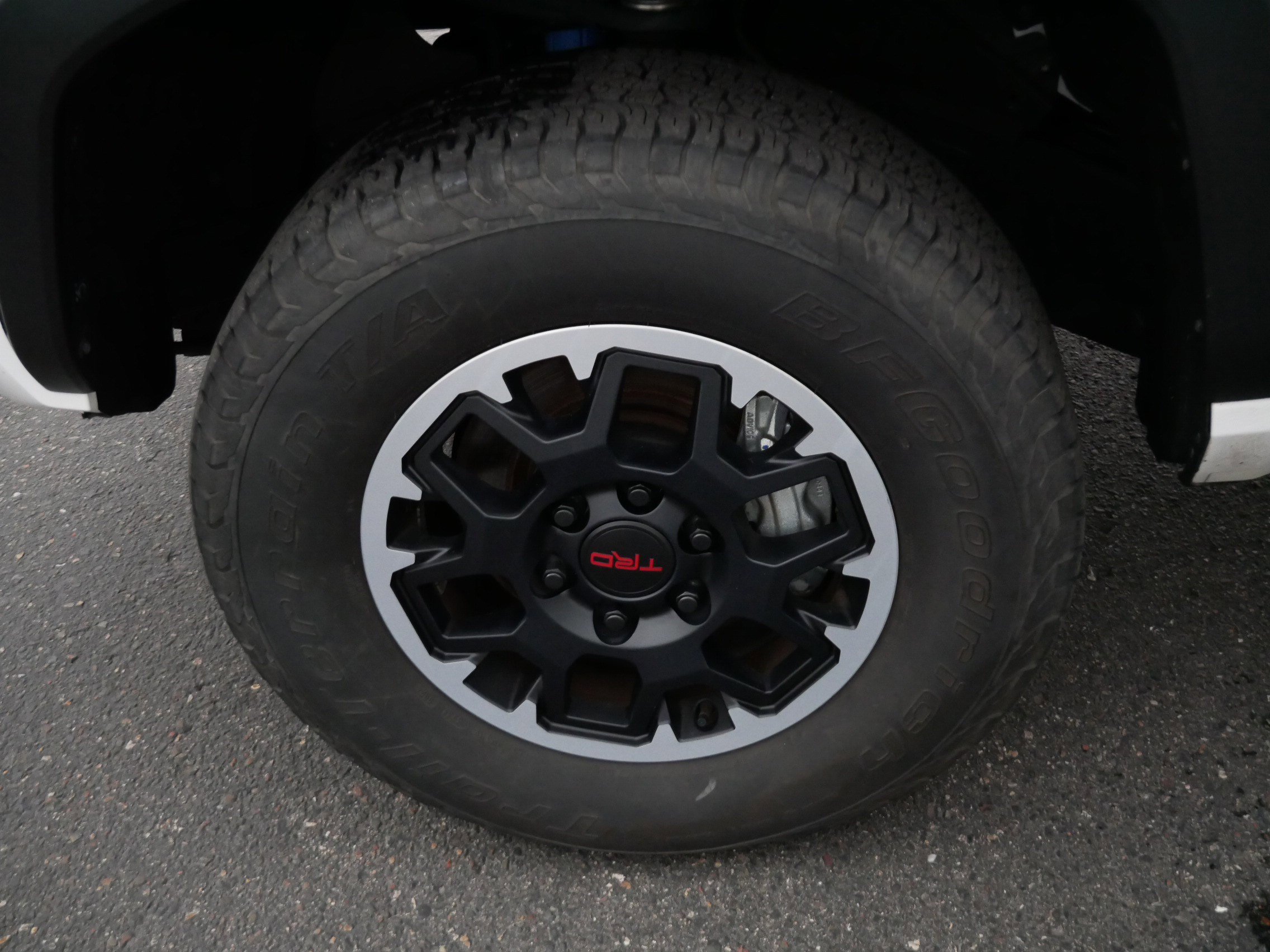 Certified 2024 Toyota Tacoma TRD Off-Road AWD/4WD image 15